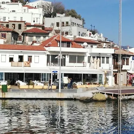 Uysal And Loft Seaside *